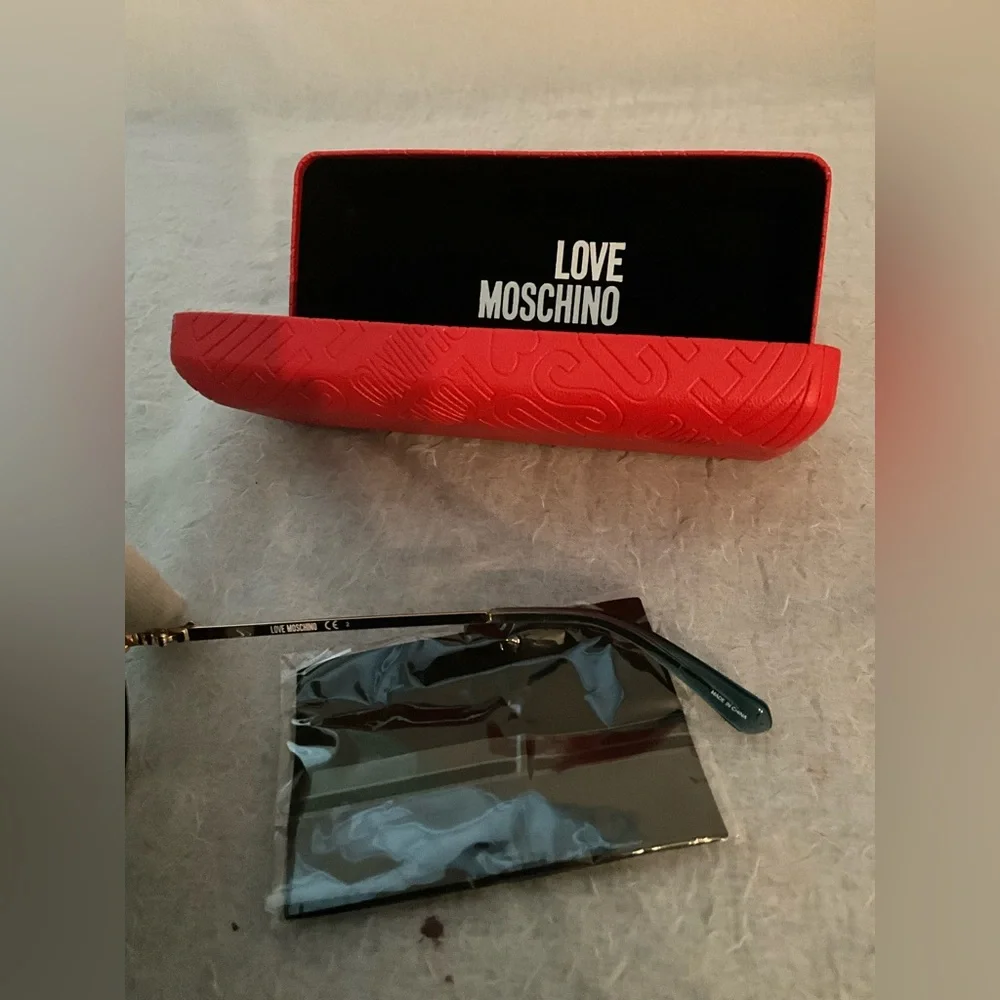 Love Moschino Sunglasses